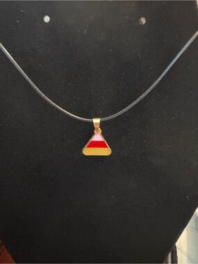 🚨New🚨Gold-Tone Triangle Pendant Necklace